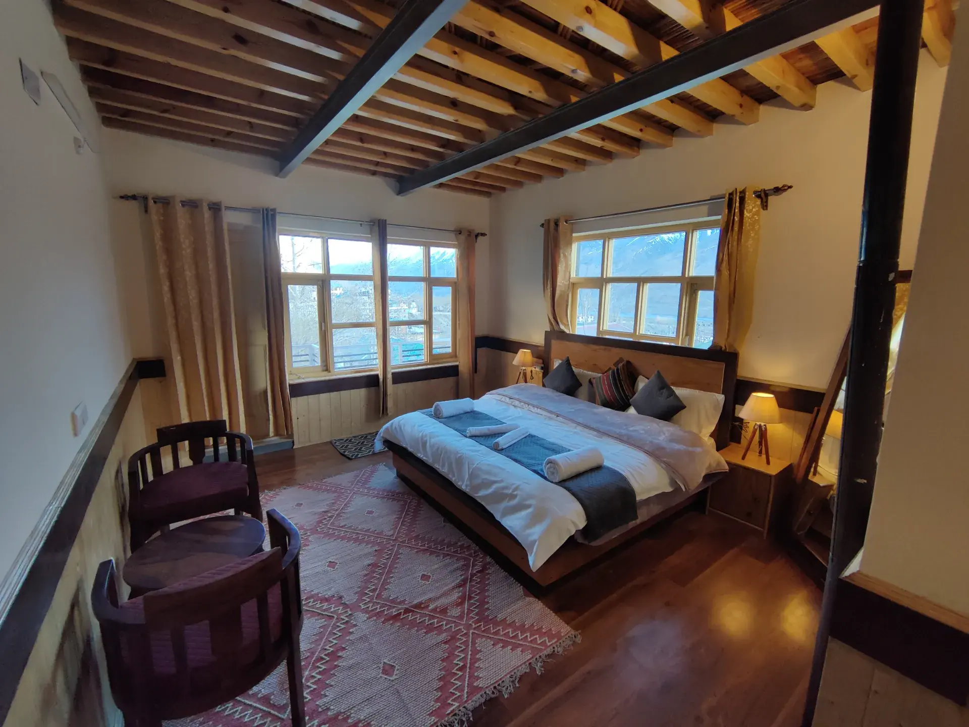 Mountain View Family Suit - View 5